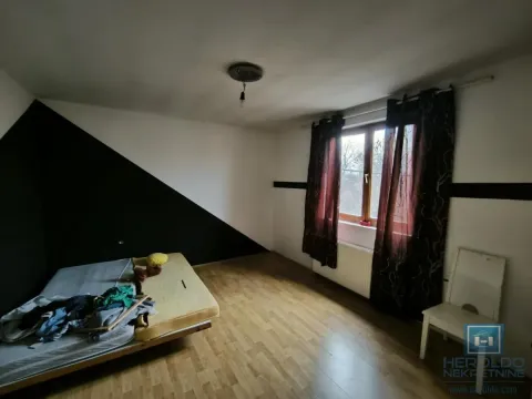 Prodaja, kuća, 251m², Rasputnica, Ćuprija - image 10