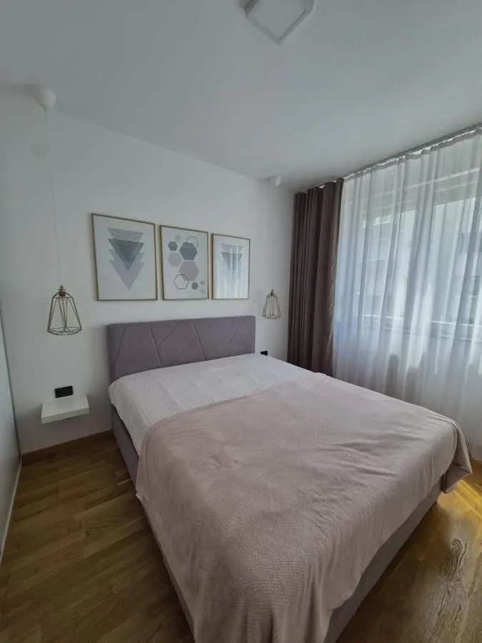 Prodaja, trosoban stan, 65m², Sajmište, Novi Sad