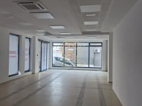 Rent, office space, 245m², Erdoglija, Kragujevac - image 1