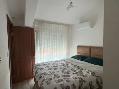 Izdavanje, jednosoban stan, 56m², Stari Aerodrom, Podgorica - image 5