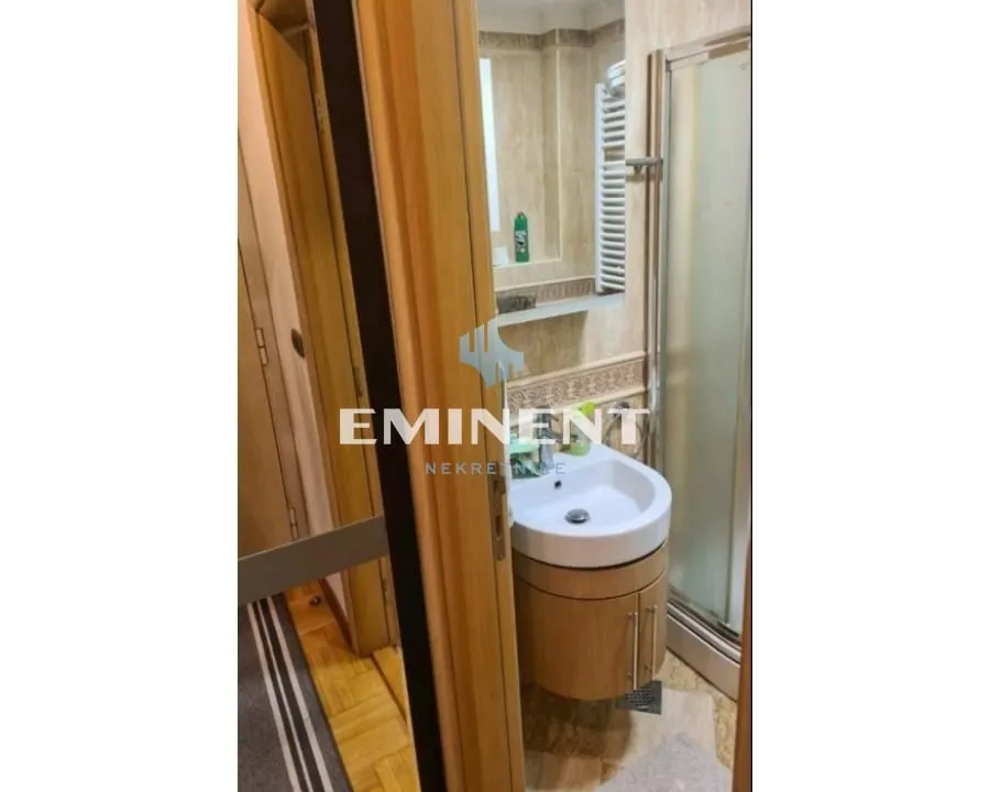 Izdavanje, dvosoban stan, 50m², Vračar Hram, Vračar Sve Podlokacije