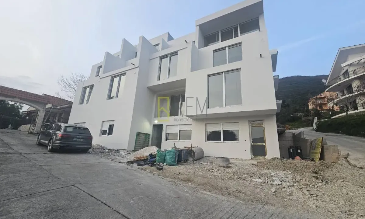 Sale, two bedroom apartment, 60m², Kumbor, Herceg Novi