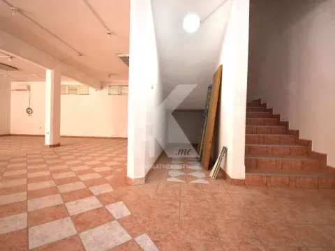 Izdavanje, poslovni prostor, 300m², Zagorič, Podgorica - image 9