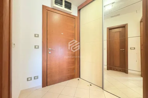 Izdavanje, jednosoban stan, 40m², Preko Morače, Podgorica - image 4