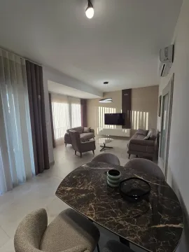 Izdavanje, dvosoban stan, 70m², Pod Kuk, Tivat - image 2