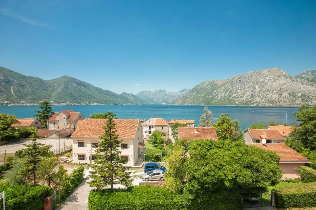 Prodaja, kuća, 210m², Dobrota, Kotor