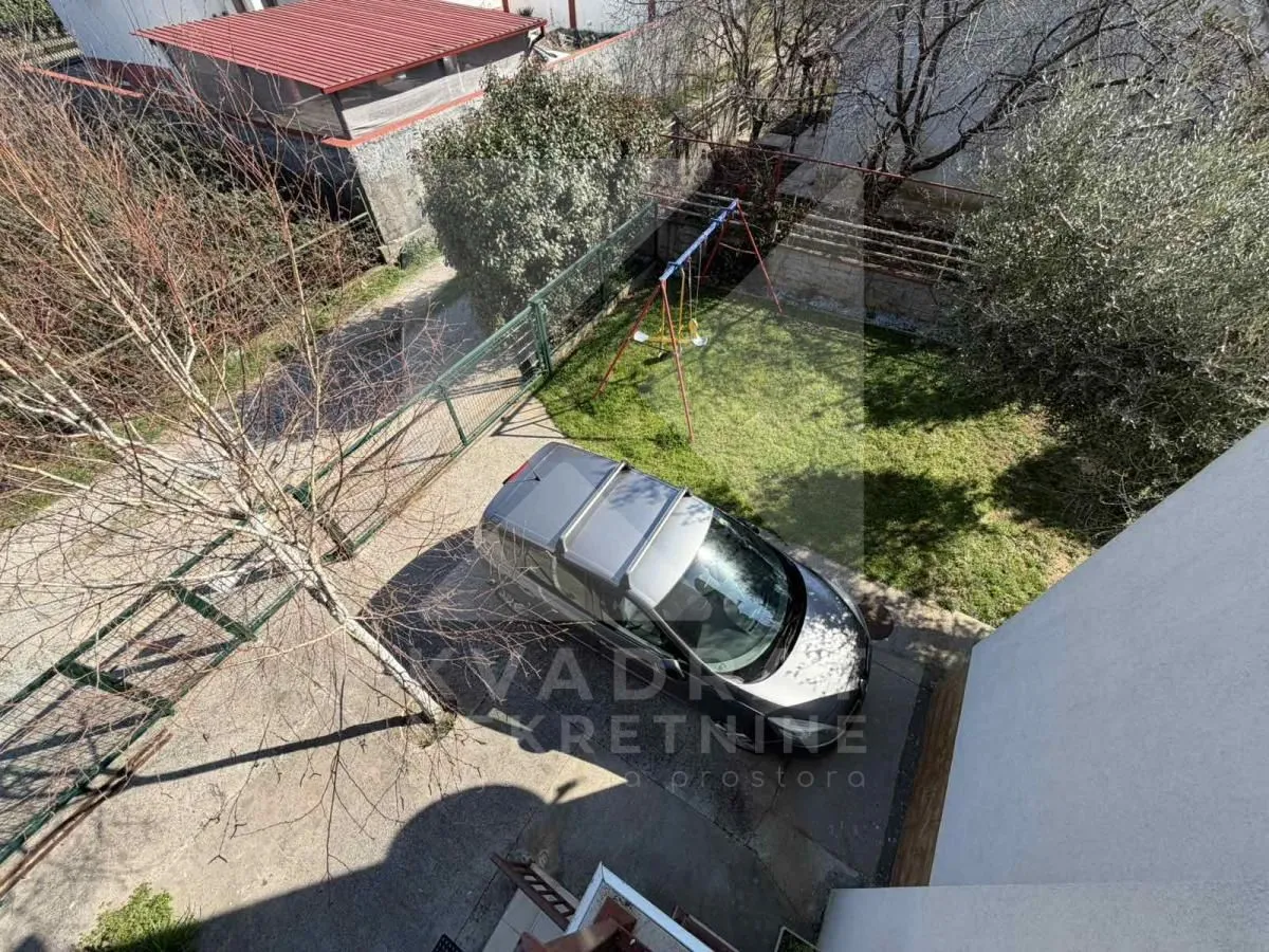 Rent, house, 220m², Tološi, Podgorica