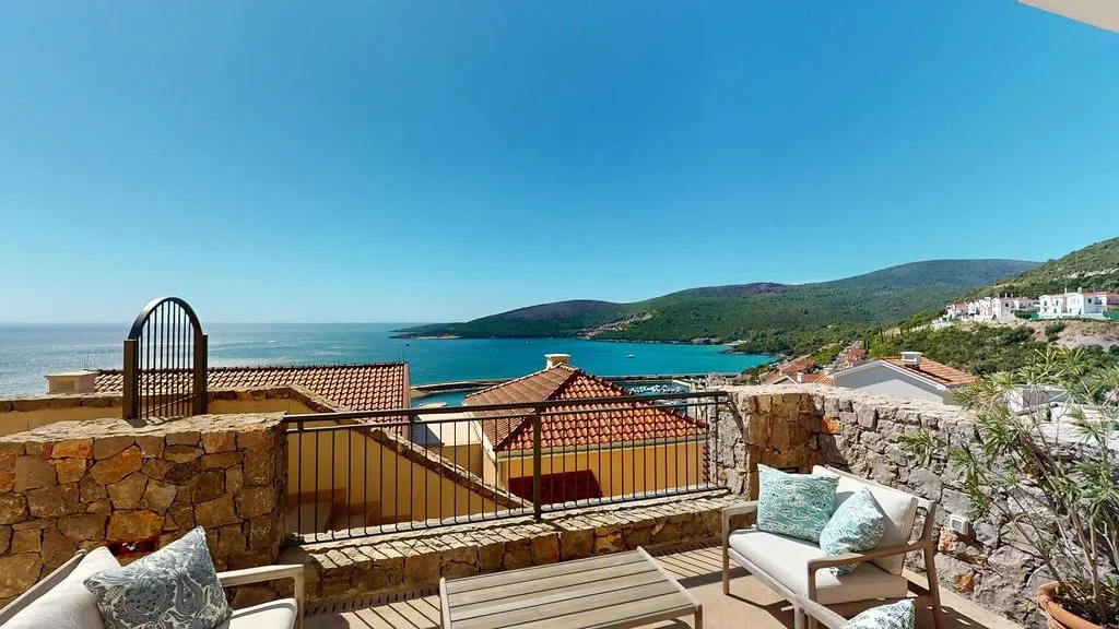 Prodaja, trosoban stan, 105m², Tivat, Crna Gora