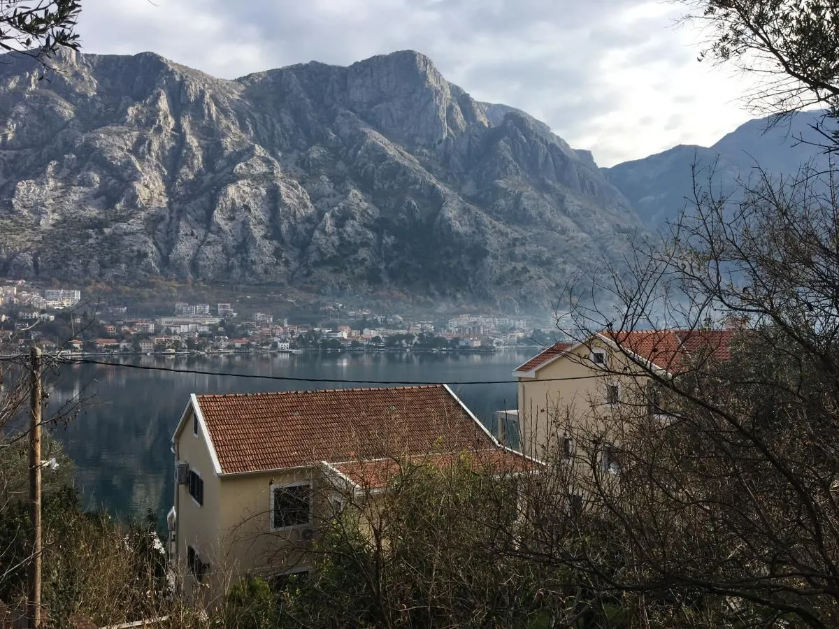 Prodaja, plac, 1600m², Muo, Kotor