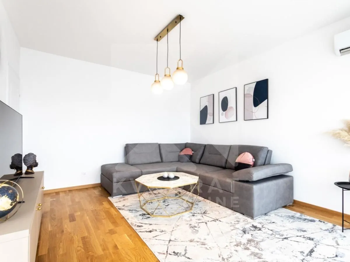 Izdavanje, jednosoban stan, 54m², Baston, Podgorica