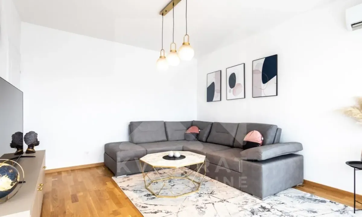 Izdavanje, jednosoban stan, 54m², Baston, Podgorica