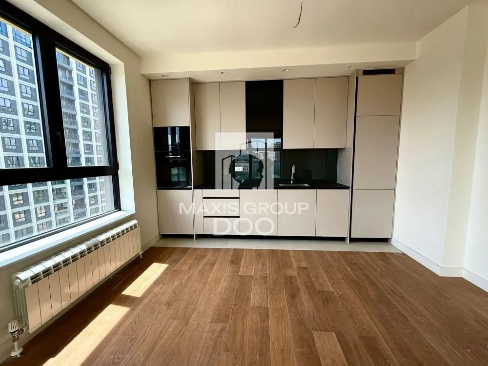 Izdavanje, trosoban stan, 80m², Savski Venac, Beograd