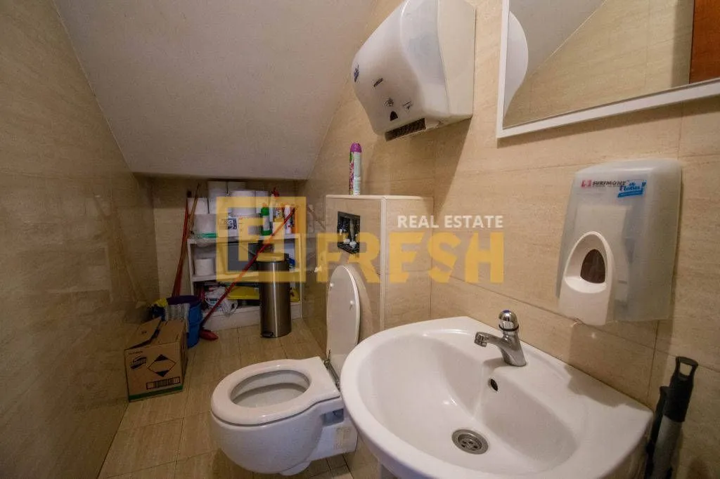 Sale, office space, 280m², Gorica C, Podgorica