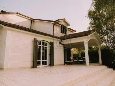 Sale, house, 460m², Zagorič, Podgorica - image 9