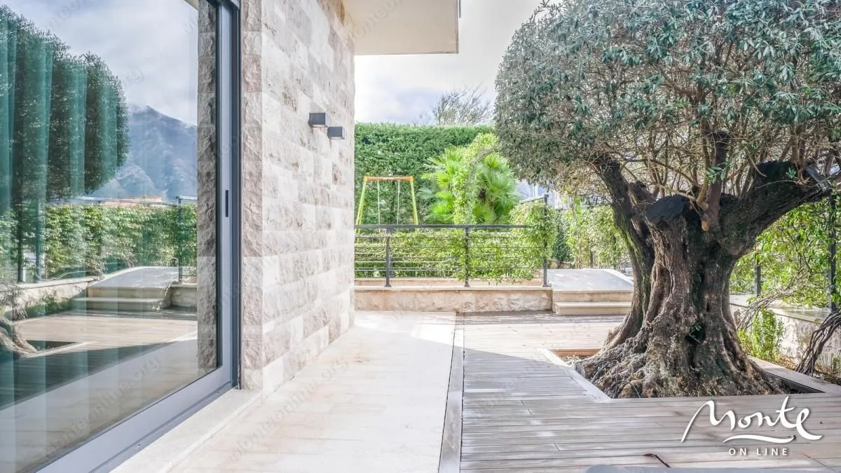 Sale, house, 210m², Dobrota, Kotor
