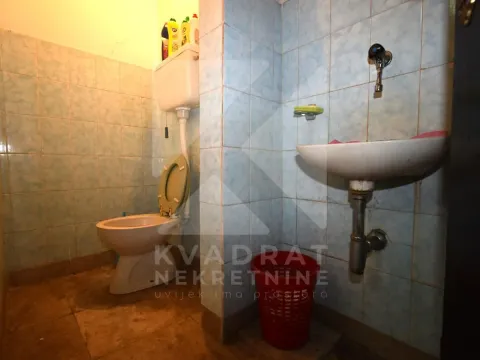 Izdavanje, poslovni prostor, 56m², Kruševac, Podgorica - image 4
