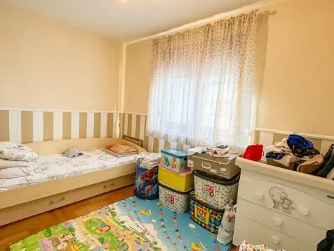 Izdavanje, dvosoban stan, 55m², Stari Aerodrom, Podgorica - image 8