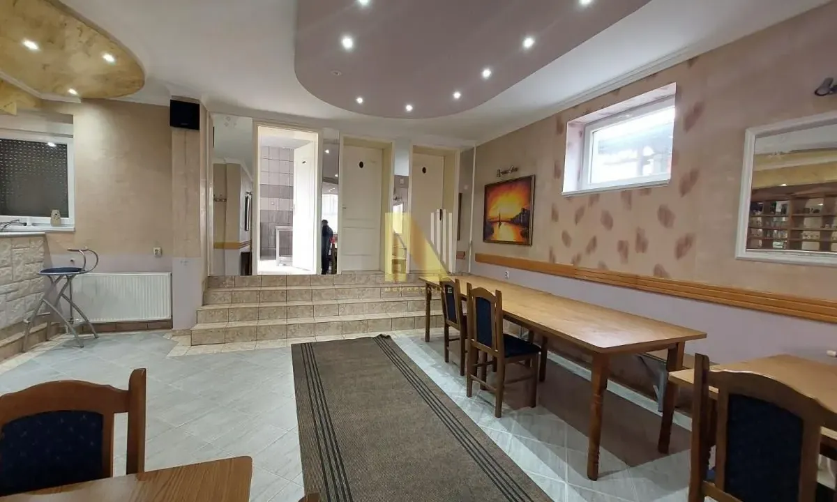 Prodaja, kuća, 250m², Kać, Novi Sad Sve Podlokacije