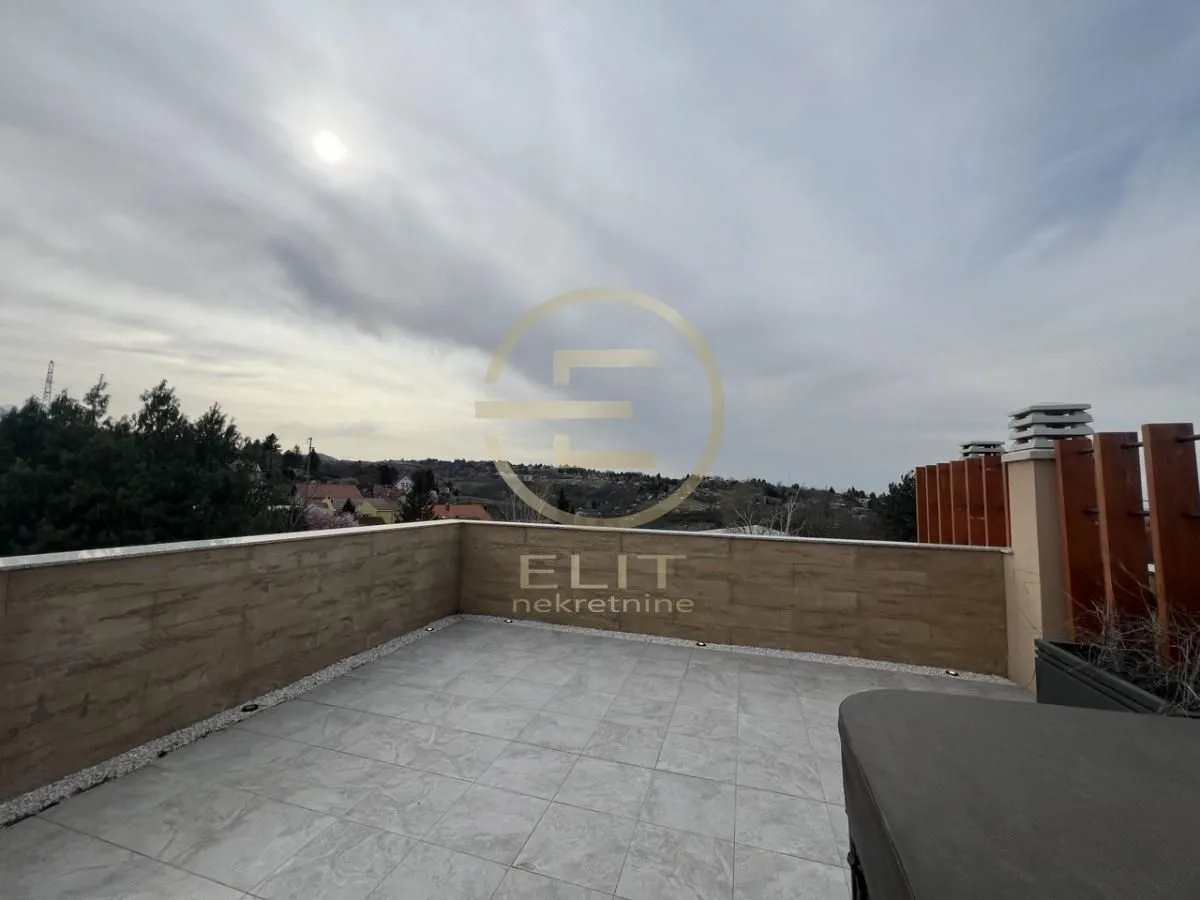 Rent, office space, 181m², Petrovaradin, Novi Sad