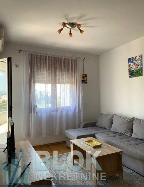 Izdavanje, dvosoban stan, 63m², Pobrežje, Podgorica