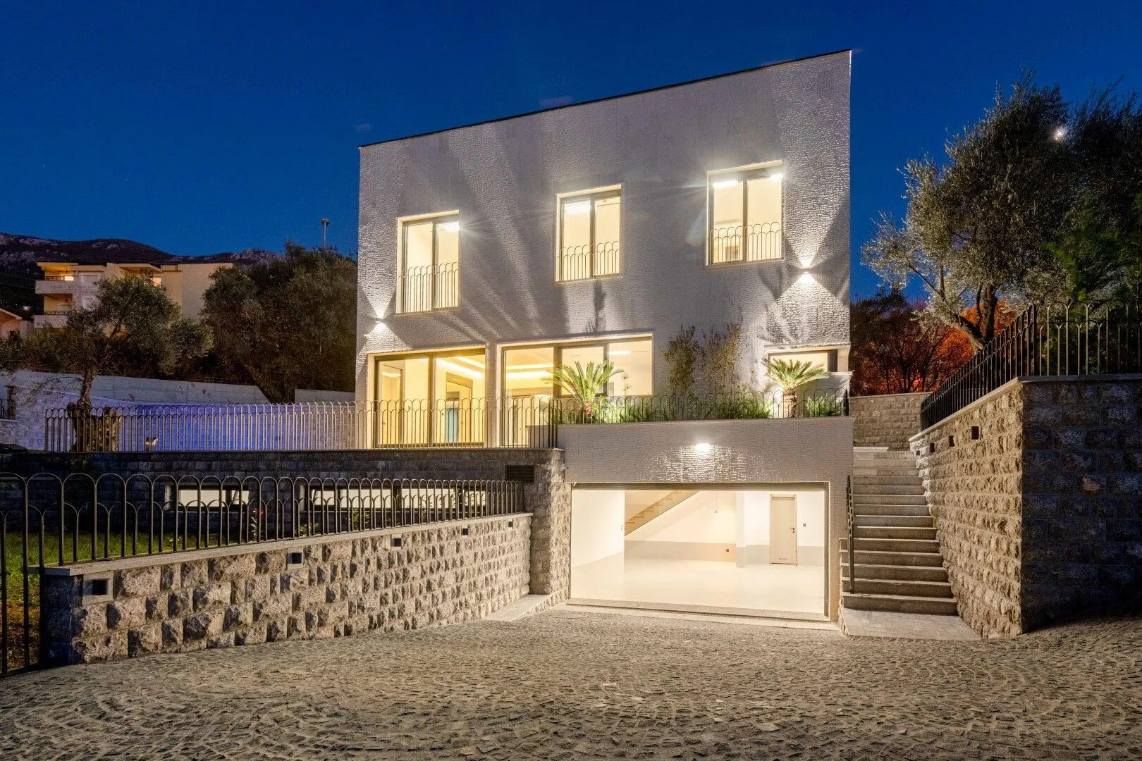 Sale, house, 240m², Kamenovo, Budva