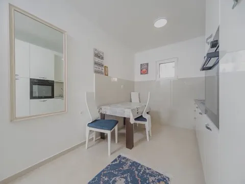 Izdavanje, jednosoban stan, 56m², Bulevar, Budva - image 6