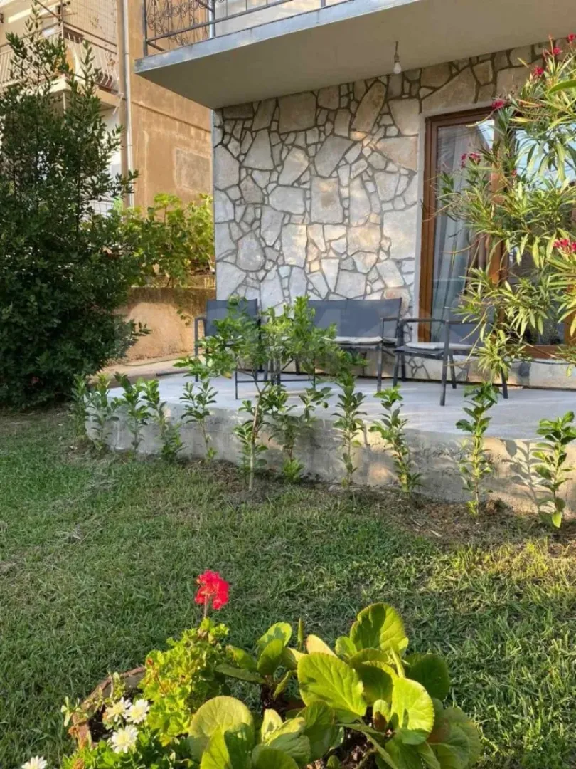 Izdavanje, dvosoban stan, 52m², Marići, Tivat