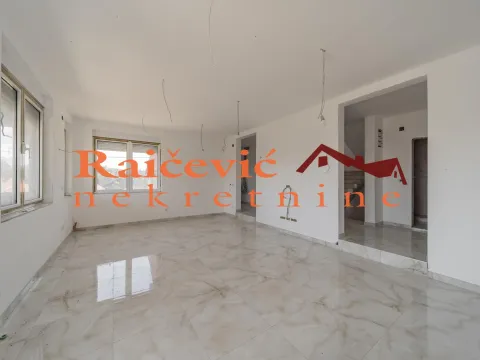 Prodaja, kuća, 320m², Voždovac Sve Podlokacije, Beograd - image 12