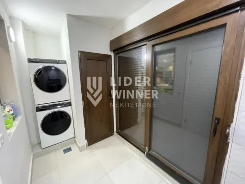 Rent, four bedroom apartment, 85m², Senjak, Beograd - image 18