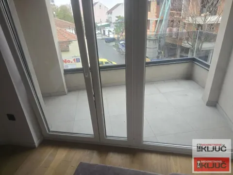 Izdavanje, trosoban stan, 73m², Bulevar patrijarha Pavla, Novi Sad Sve Podlokacije - image 10