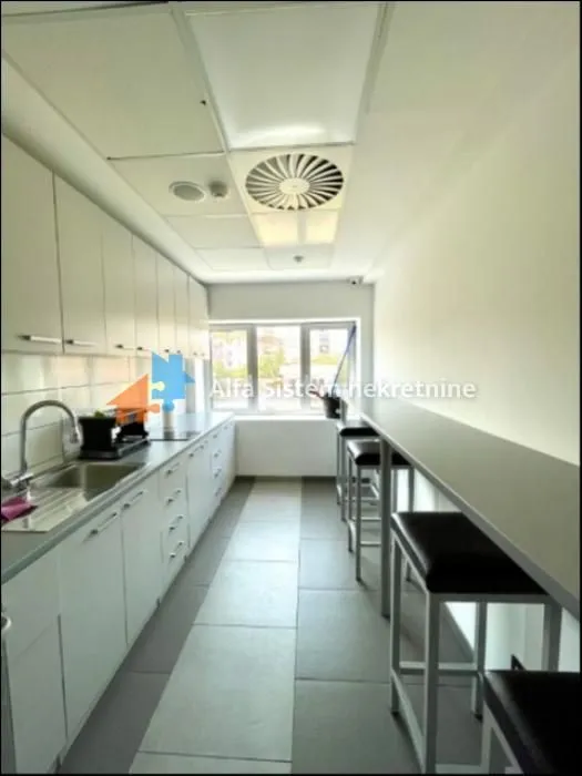 Rent, office space, 325m², Retenzija, Beograd