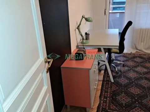 Izdavanje, četvorosoban stan, 98m², Centar, Novi Sad - image 8