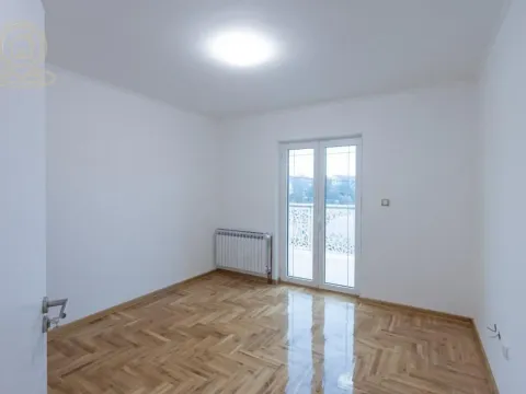 Rent, house, 417m², Jajinci, Voždovac Sve Podlokacije - image 18