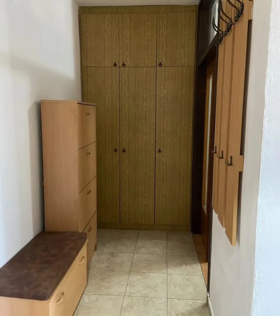 Izdavanje, jednosoban stan, 44m², Stari Aerodrom, Podgorica