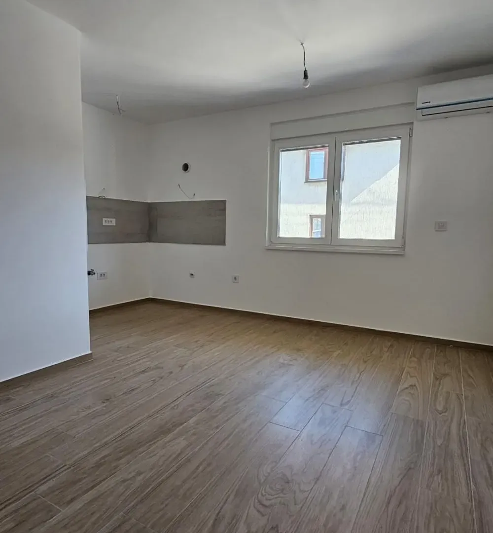 Prodaja, trosoban stan, 65m², Cvetkova Pijaca, Zvezdara Sve Podlokacije