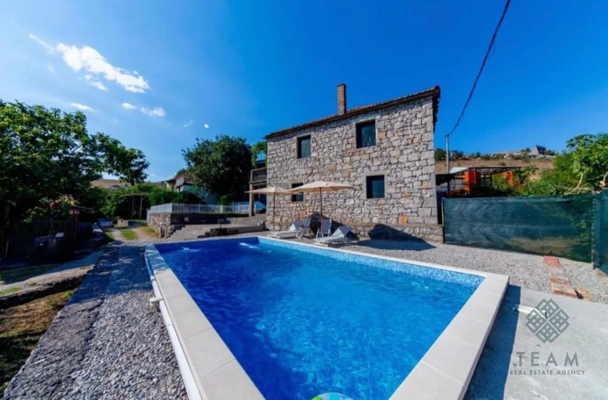 Rent, house, 120m², Zelenika, Podgorica