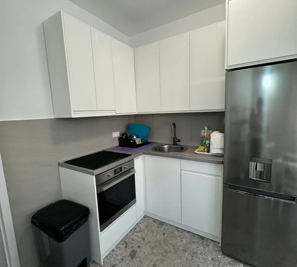 Izdavanje, jednosoban stan, 63m², Slovenska Plaža, Budva
