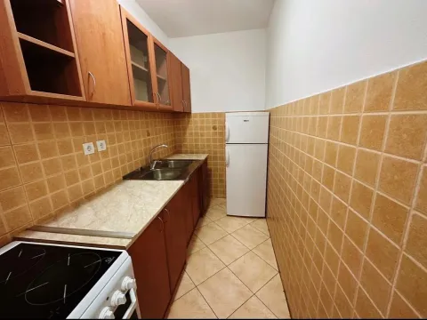 Izdavanje, jednosoban stan, 60m², Dobrota, Kotor - image 7