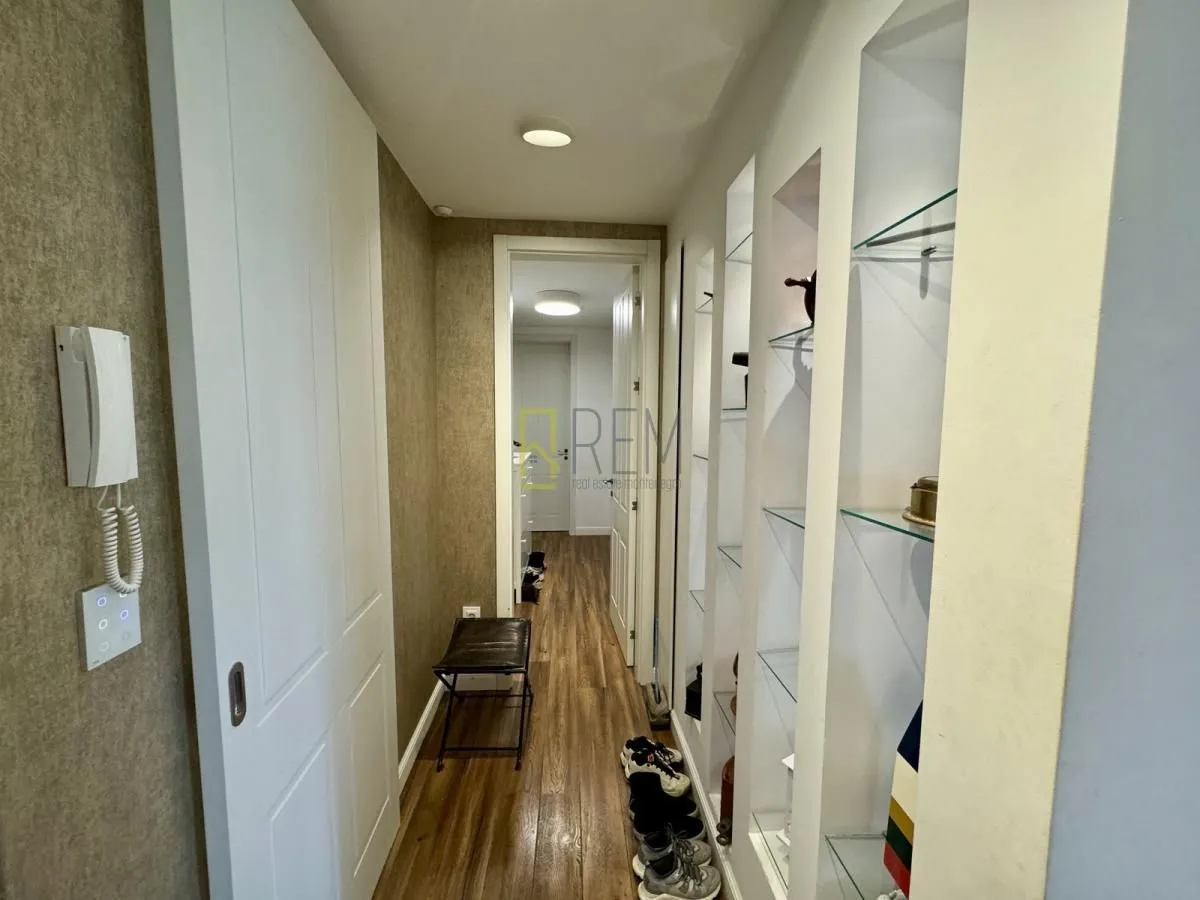 Prodaja, trosoban stan, 130m², Centar, Podgorica