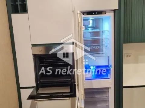 Izdavanje, trosoban stan, 77m², Vračar Sve Podlokacije, Beograd - image 16