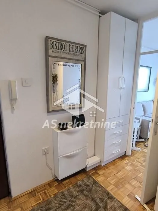 Rent, one bedroom apartment, 33m², Stari Grad, Beograd