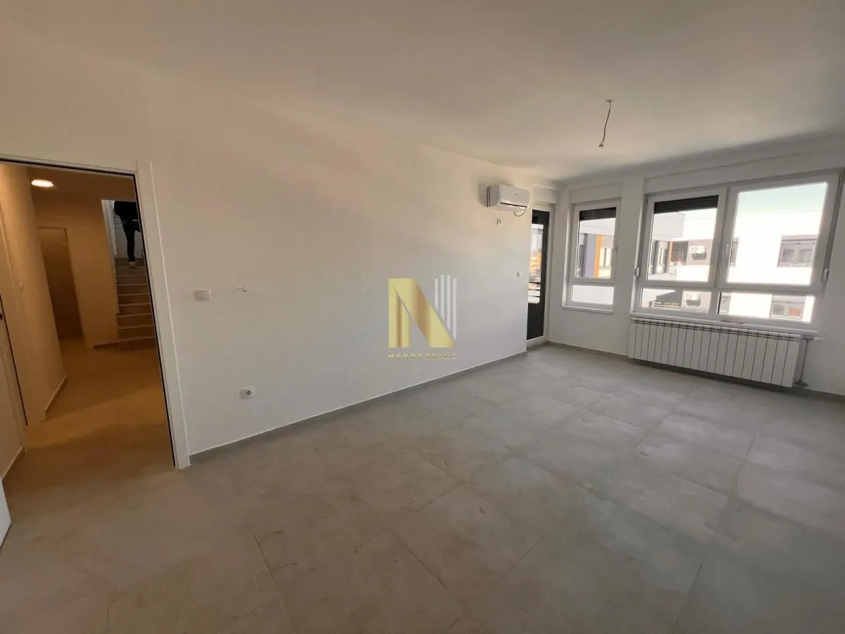 Prodaja, četvorosoban stan, 224m², Telep, Novi Sad Sve Podlokacije