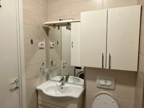 Izdavanje, jednosoban stan, 45m², City Kej, Podgorica - image 5