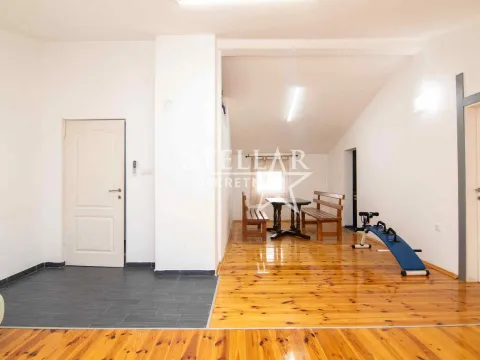 Izdavanje, kuća, 300m², Donji Kokoti, Podgorica - image 18