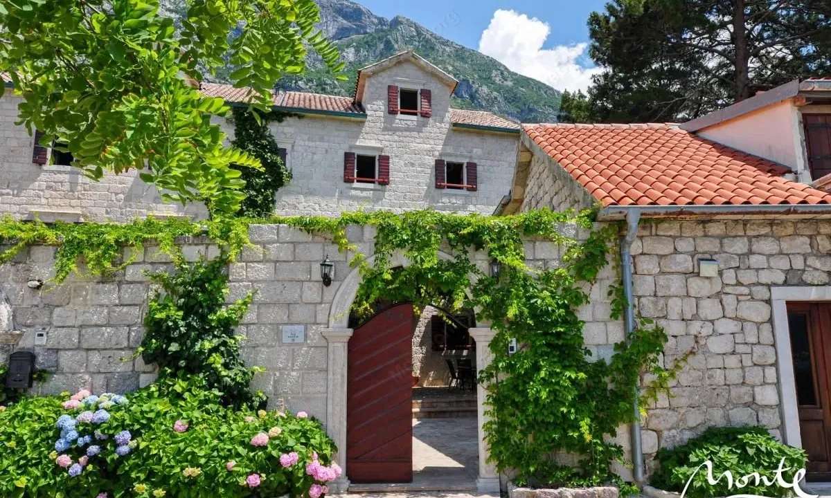 Prodaja, kuća, 415m², Dobrota, Kotor