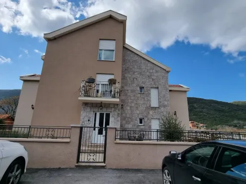 Rent, one bedroom apartment, 45m², Lastva Grbaljska, Kotor - image 5