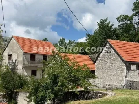 Kuća in Njeguši