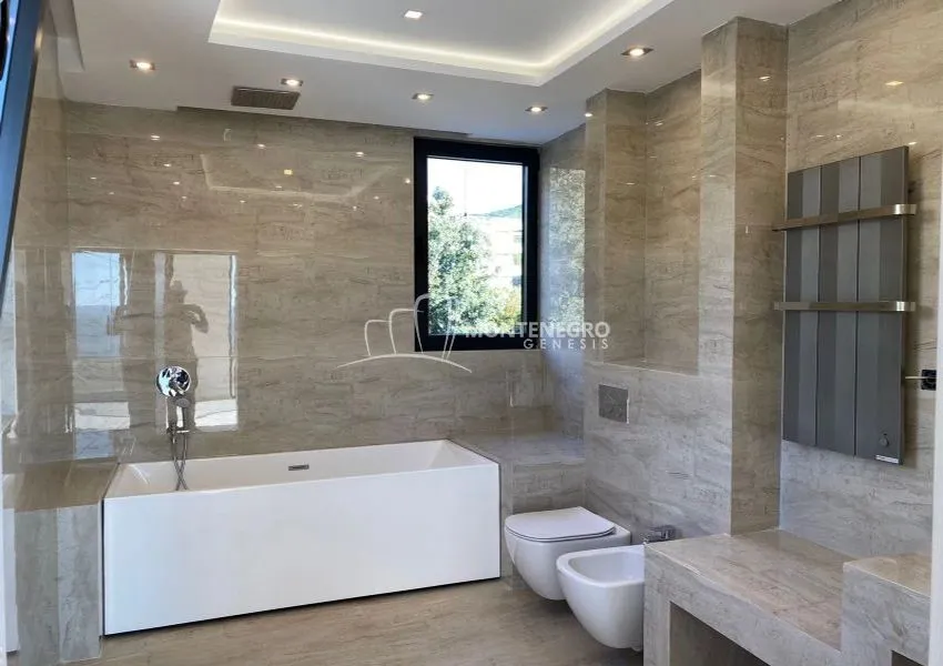 Sale, house, 365m², Centar, Bar