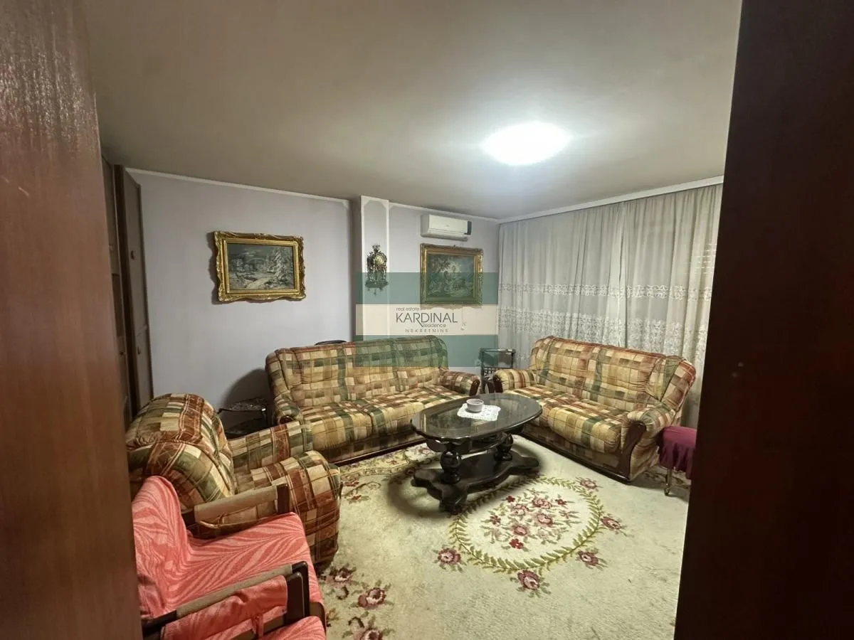 Prodaja, dvosoban stan, 53m², Aerodrom, Kragujevac
