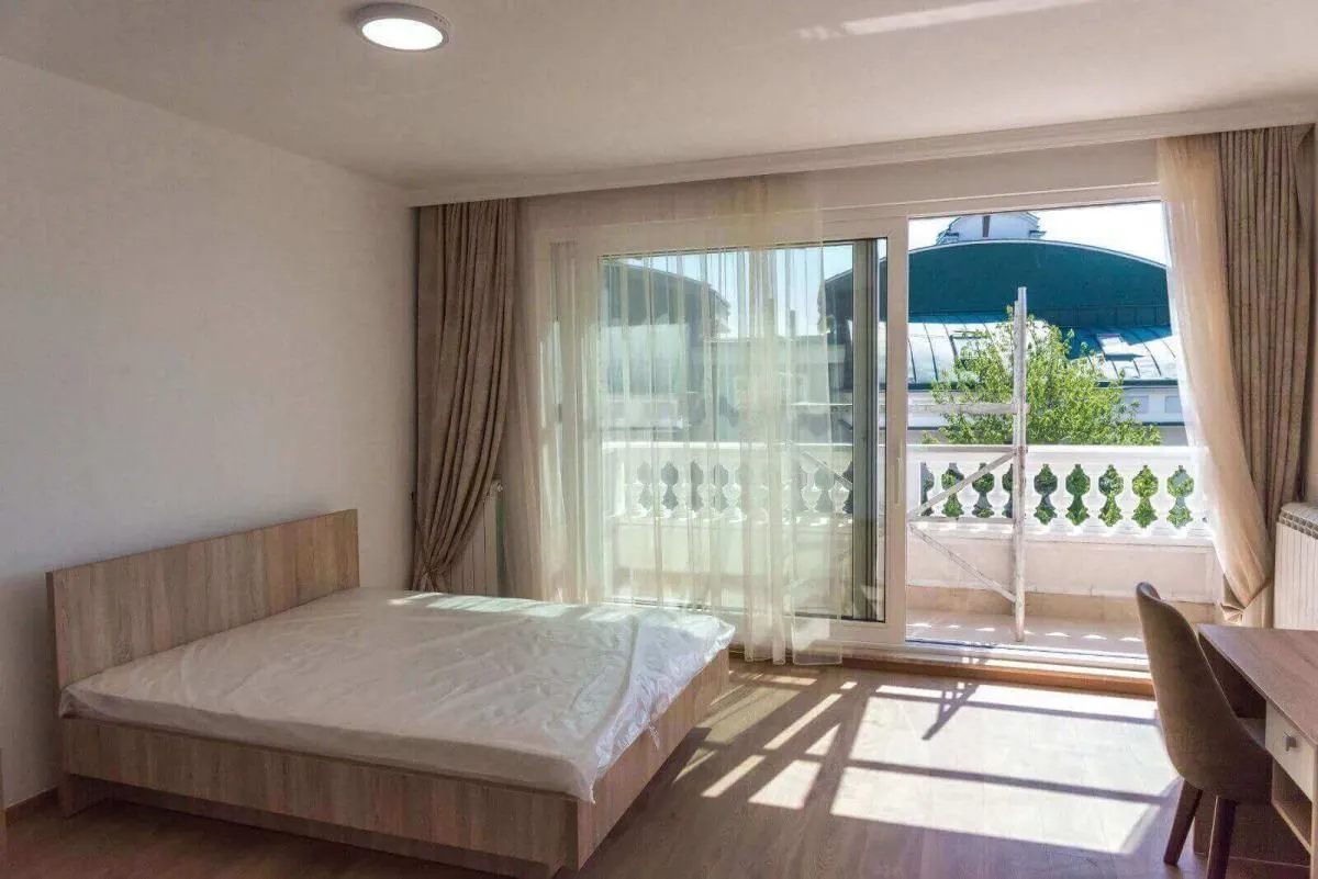 Izdavanje, kuća, 1400m², Savski Venac, Beograd
